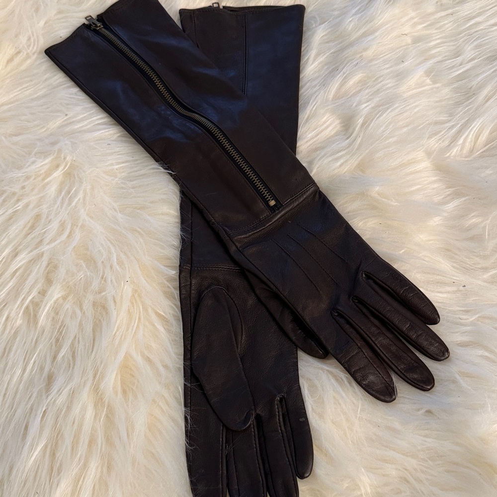 Elegant Black Leather Gloves